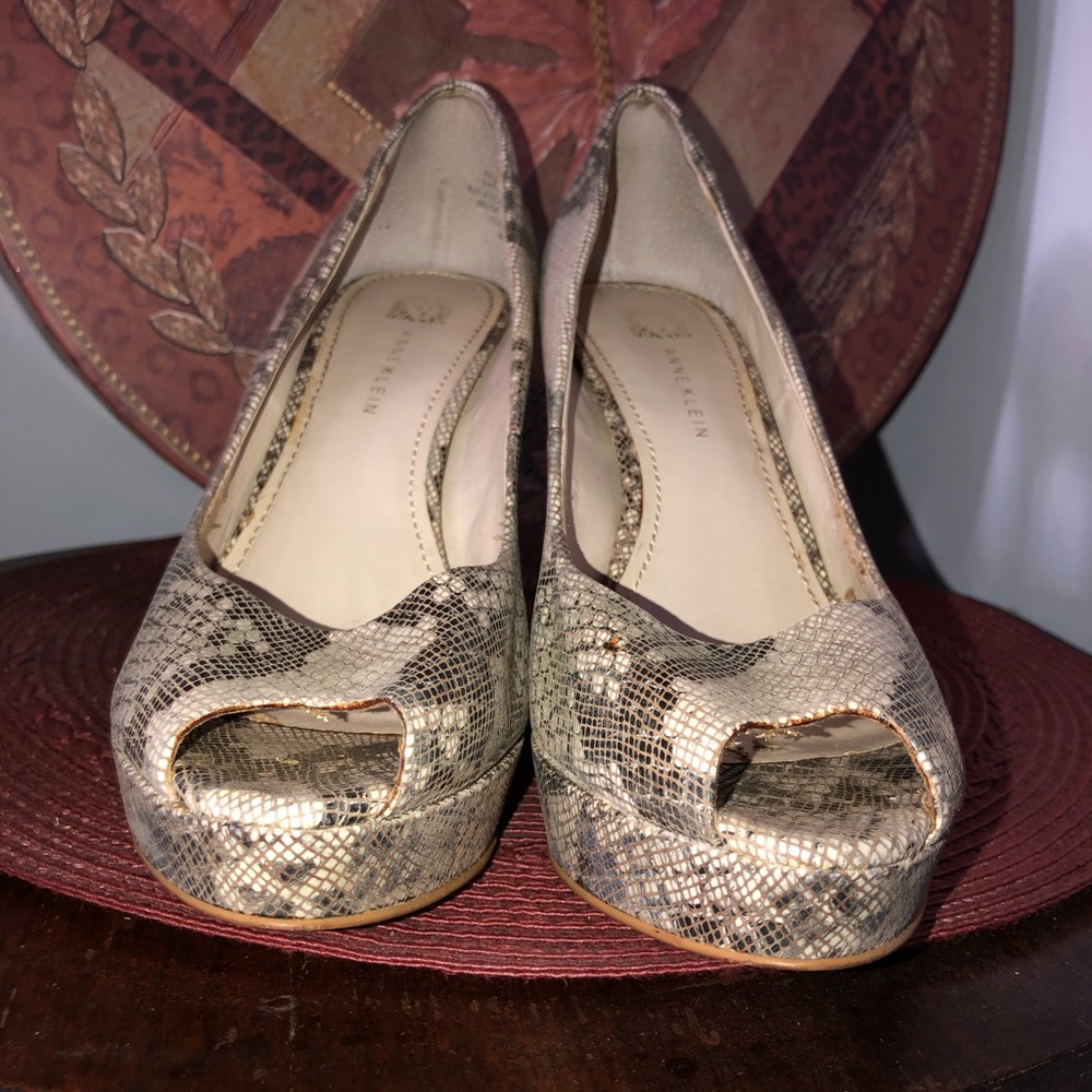 Open toe heels by Anne Klein - Picture 3 of 6